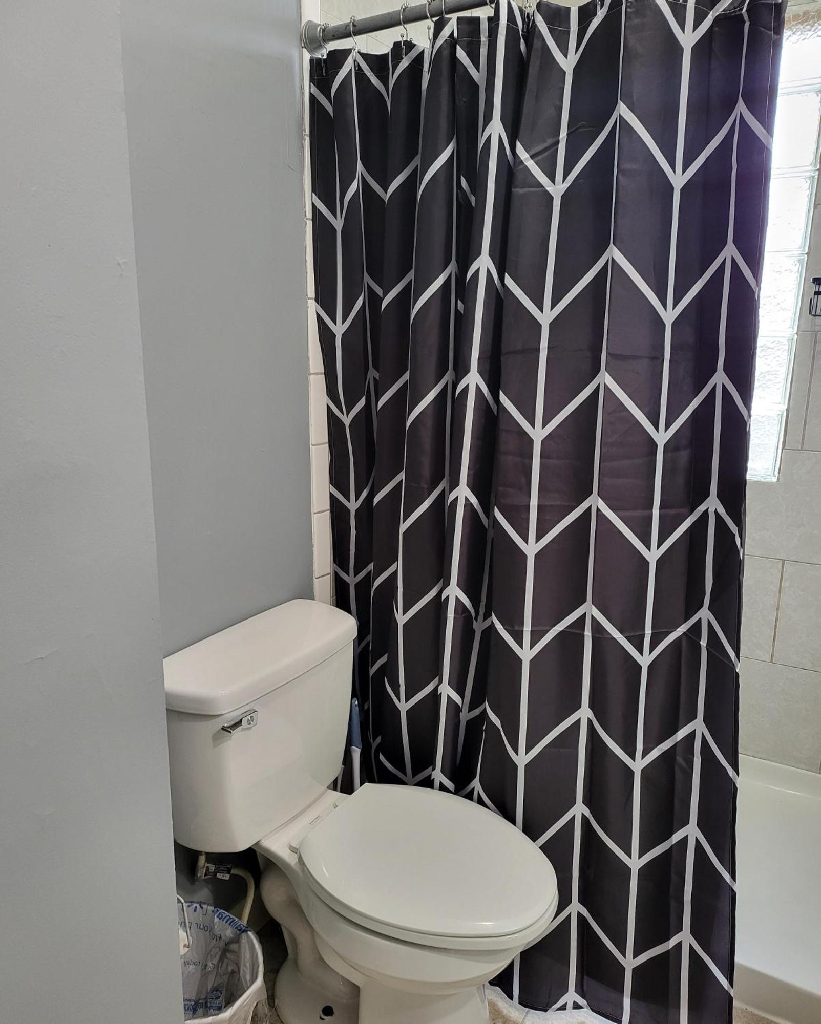 Guest Room With Two Double Beds In Columbus Oh, Airport Location Exterior photo